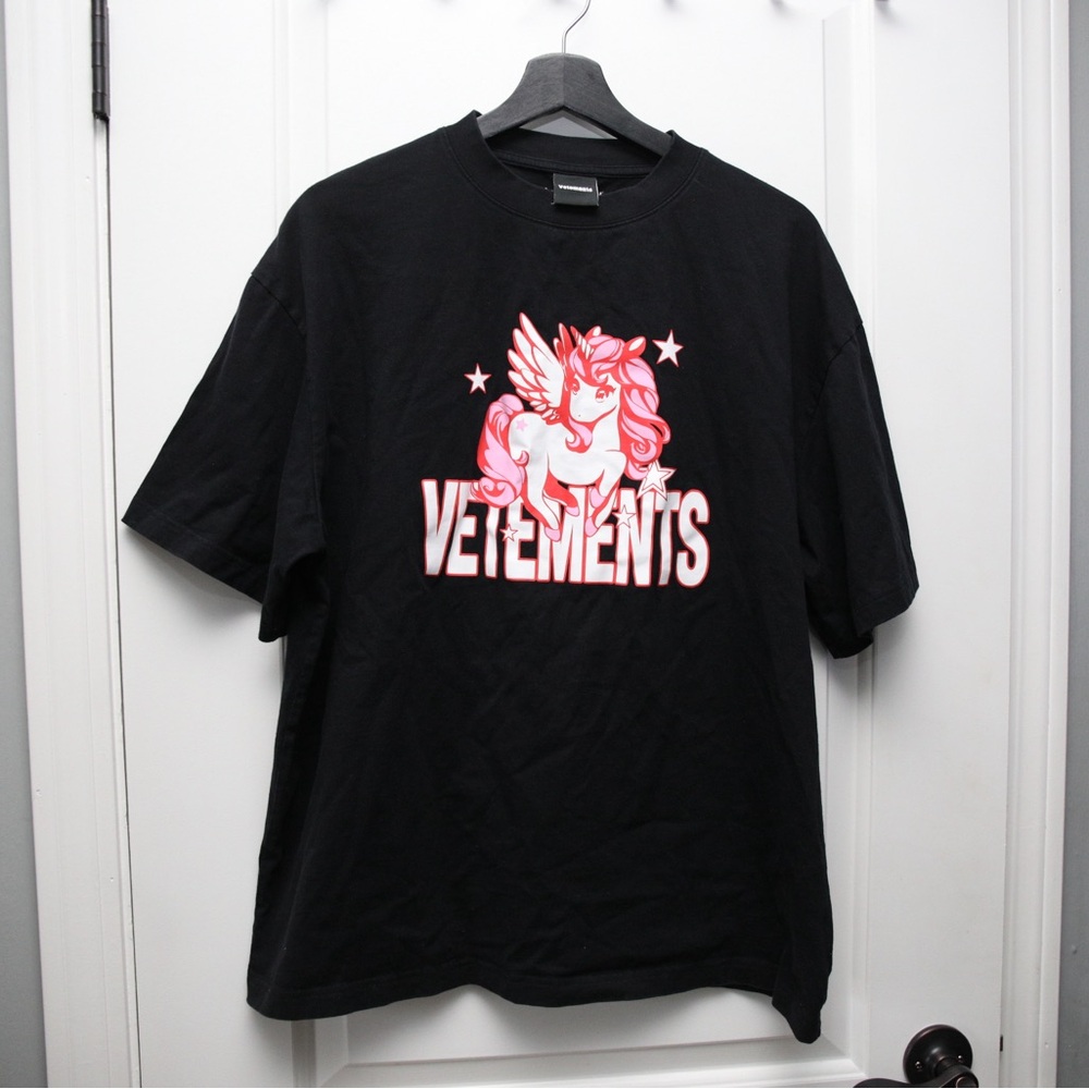 Vetements Black Short-Sleeve Tee with Pink Unicorn Graphic